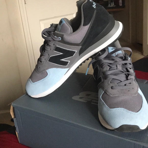 Size 10 men New Balance shoe - Picture 2 of 3